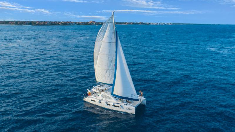 Luxury Sailing & Snorkeling Puerto Morelos