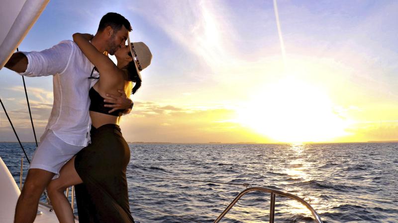 Luxury Sunset Sailing Puerto Morelos