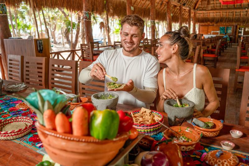 KUZÁ Deluxe Pass + Mexican Flavors