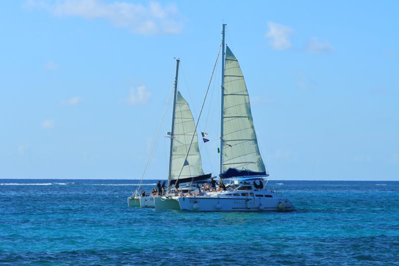 Catamaran & Reef Snorkel Basico Catamaran & Reef Snorkel Basico