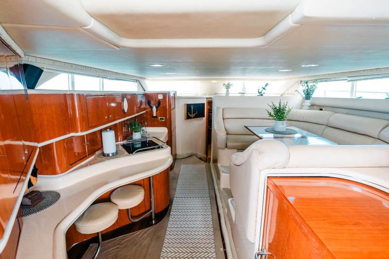 Passion by the sea, Sunset Yate