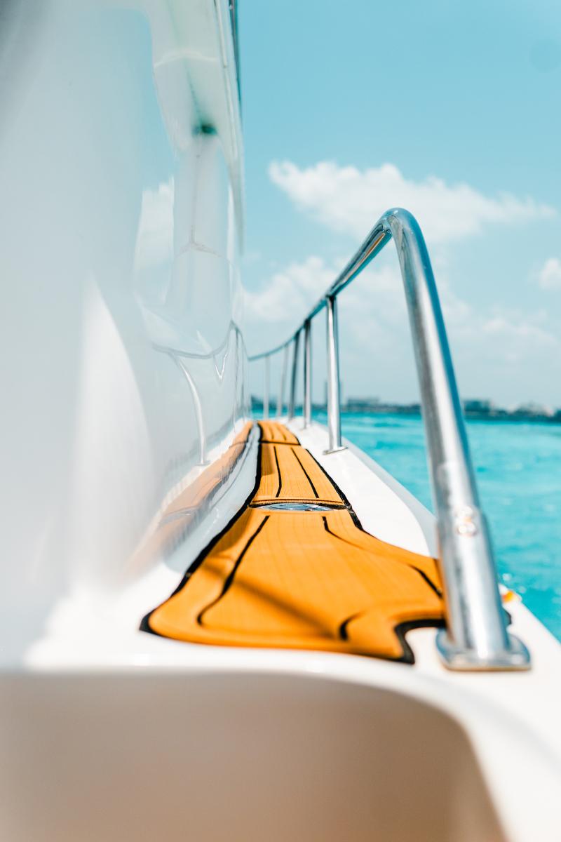 Passion by the sea, Sunset Yate