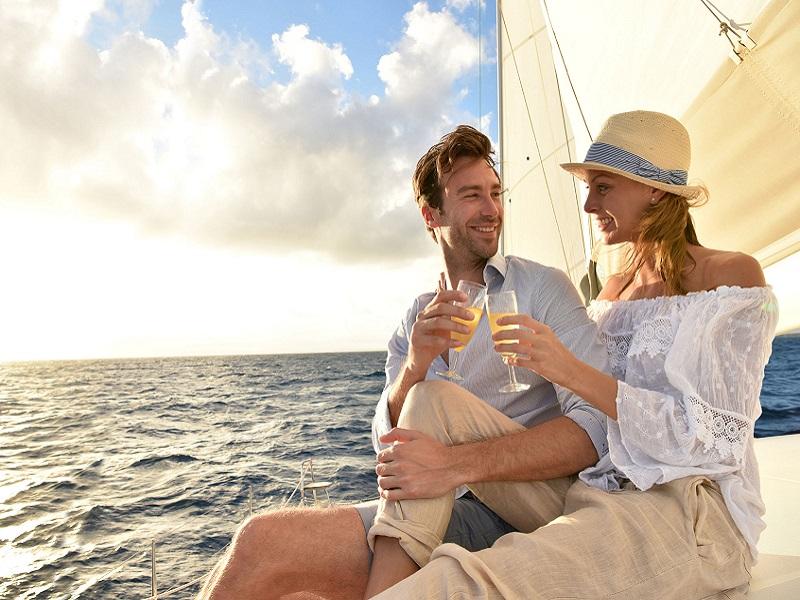 Sunset Catamaran & Deluxe beach dinner